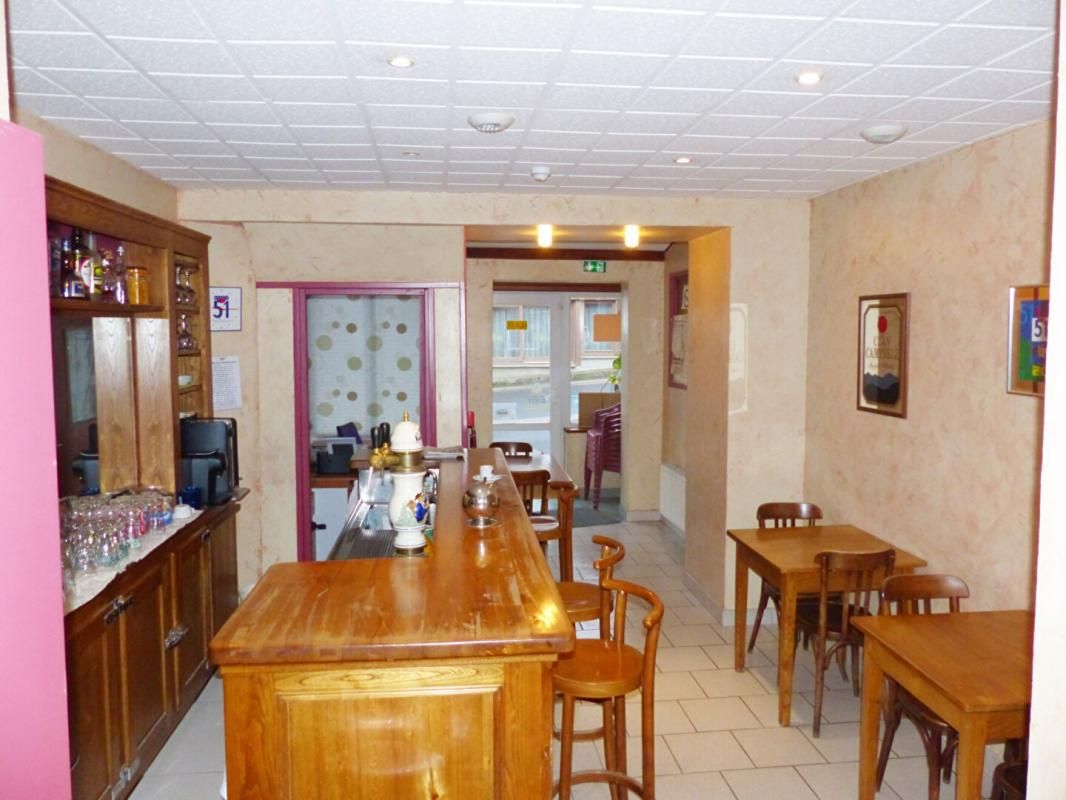 LAUSSONNE Propriété d'exception avec piscine et salle de sport à Laussonne 4