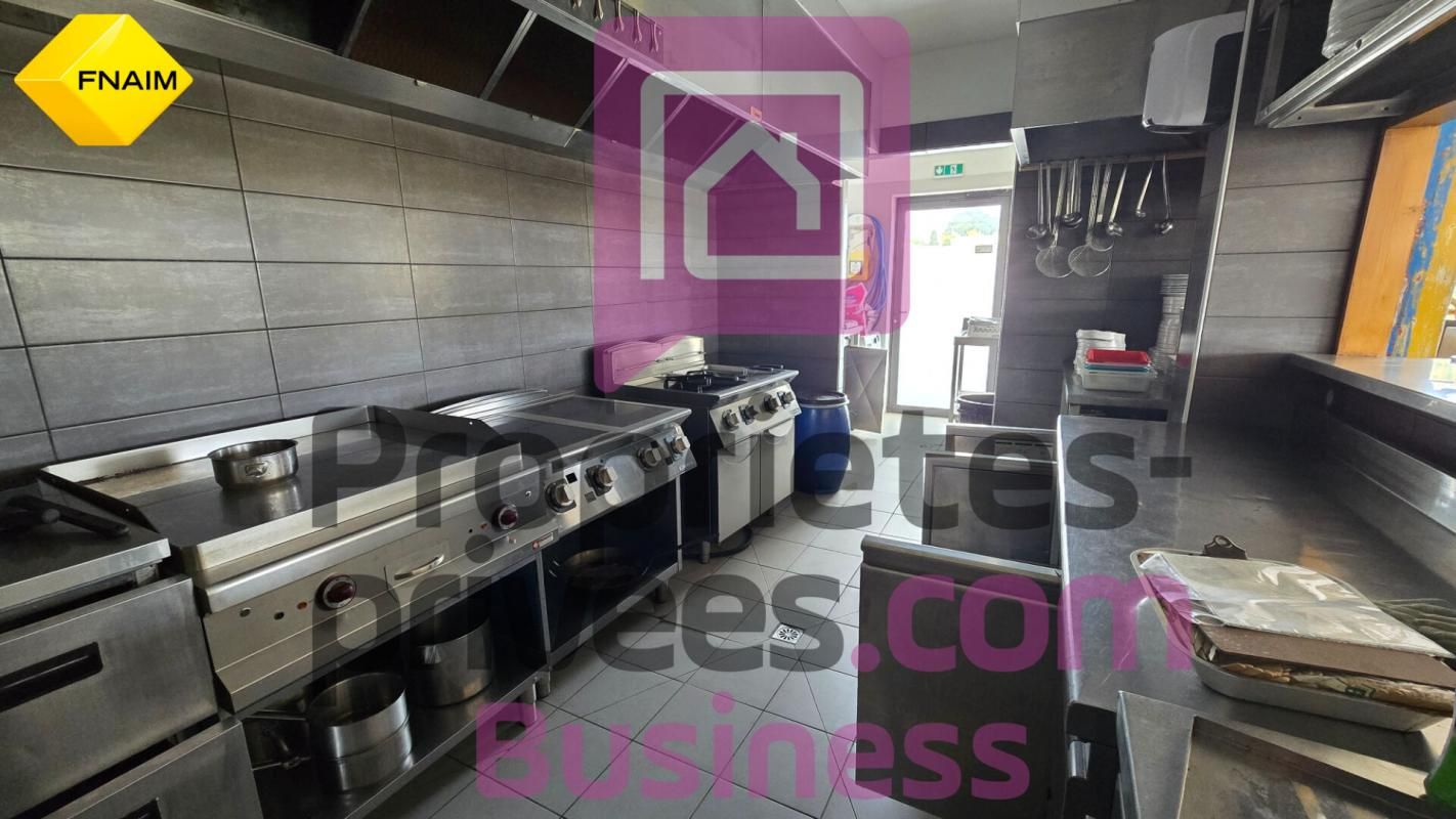 VENDRES Murs et Fonds, RESTAURANT 123 m² avec terrasse, proche de la mer 1