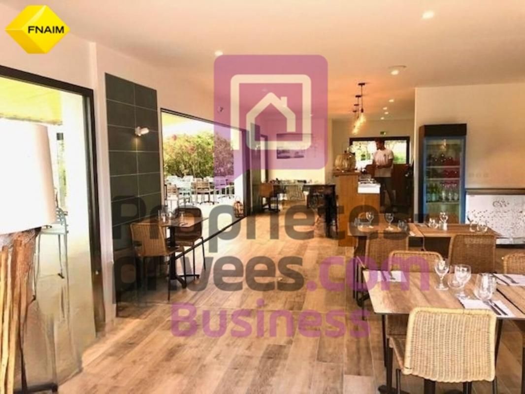 VENDRES Murs et Fonds, RESTAURANT 123 m² avec terrasse, proche de la mer 2