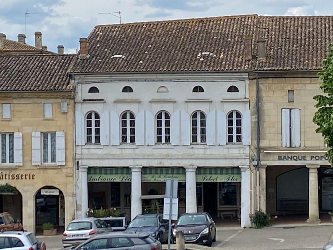 SAUVETERRE-DE-GUYENNE SAUVETERRE - IMMEUBLE MIXTE, COMMERCE ET LOGEMENT 1