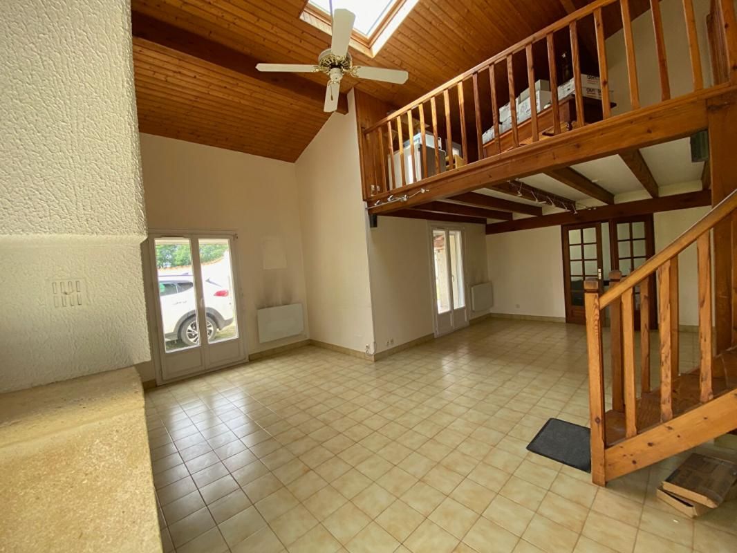 CHERMIGNAC EXCLUSIVITE Maison de plain pied de 159 m2 6 pièces 4