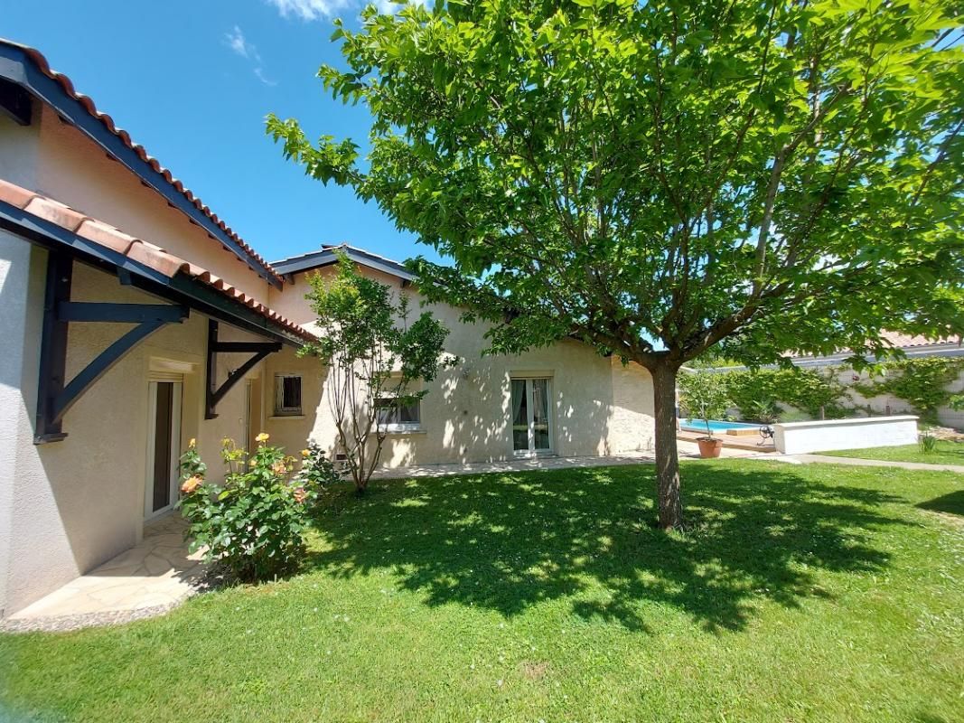 AGEN AGEN NORD: Maison plain pied 5 pièce(s) 145 m², Jardin, Piscine, Garage 3
