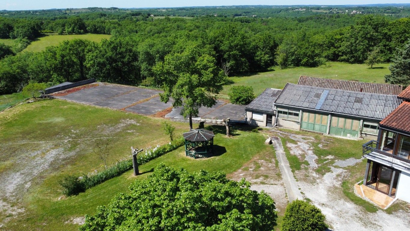 SAUZET Maison 150 m², 4 chambres, bureau indépendant, terrain, et hangar 300 m² 3