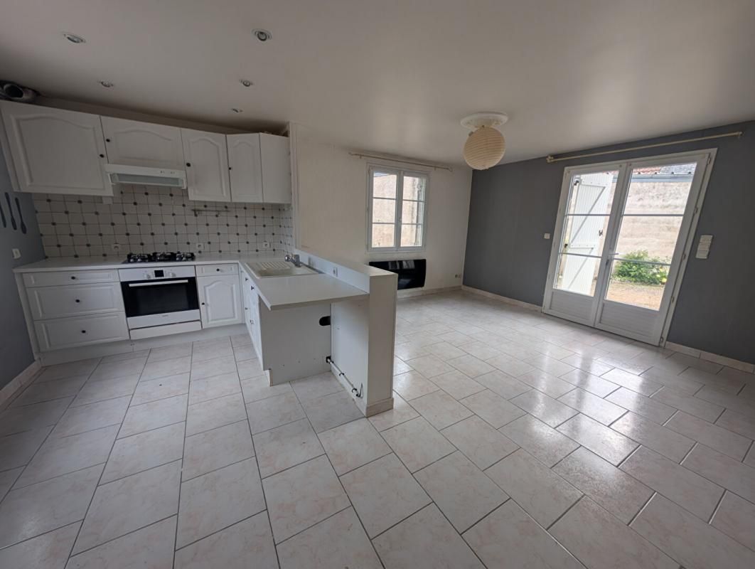 BENAIS A vendre Maison - 3 pièces - 50 m2 - 37140 BENAIS 2