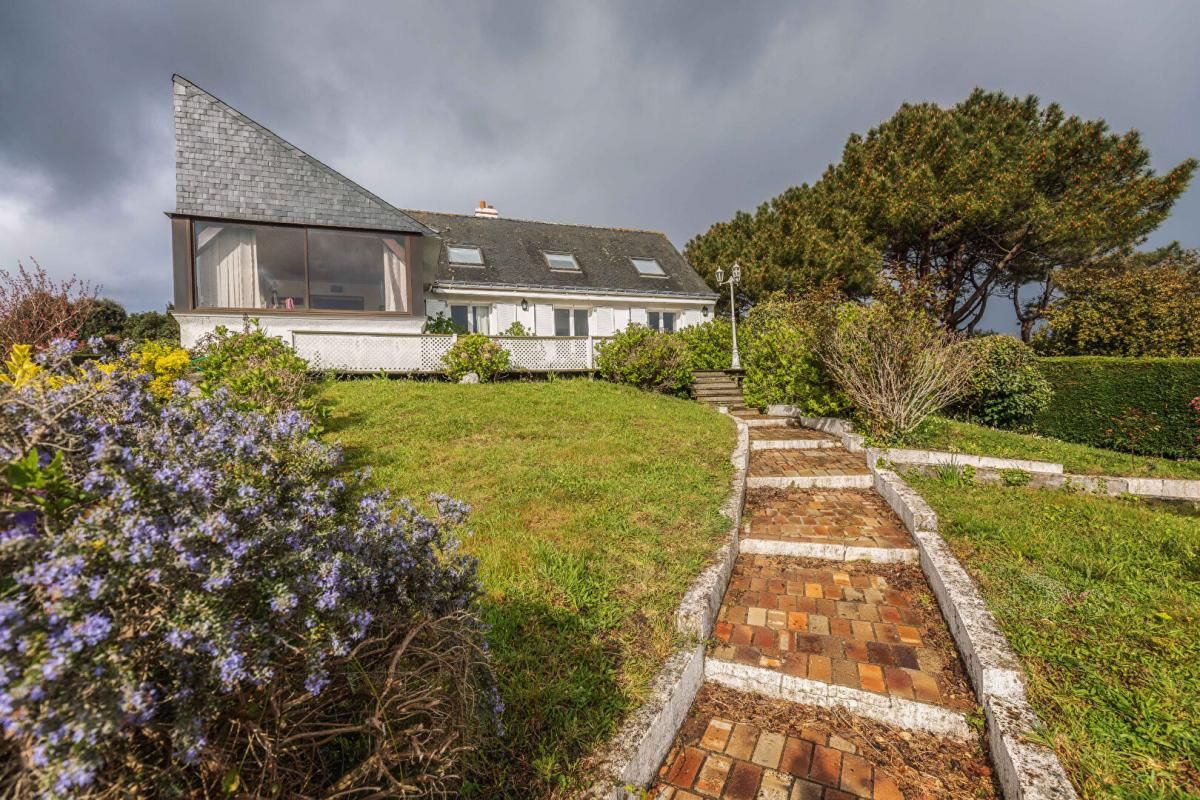 GROIX Maison Groix 10 pièce(s) 165 m2 2