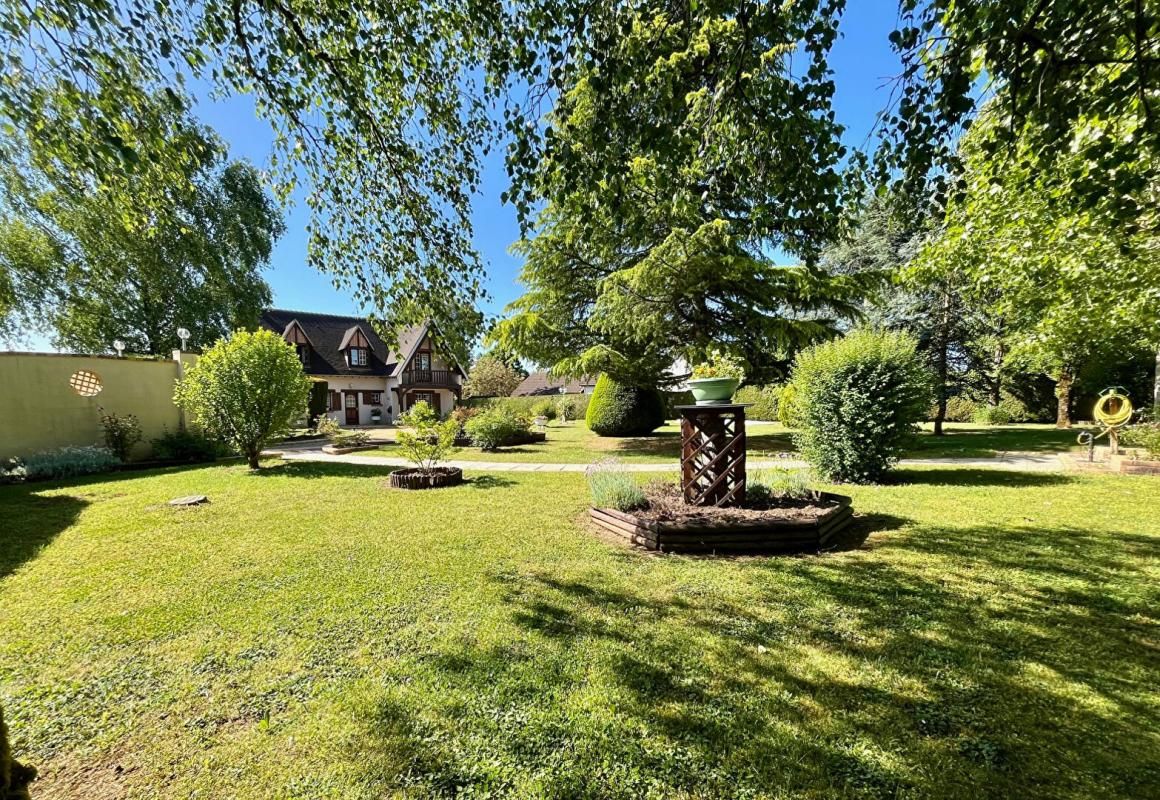 SAINT-GERMAIN-DU-PUY Propriété de charme aux portes de Bourges 5 pièces 175 m2 3