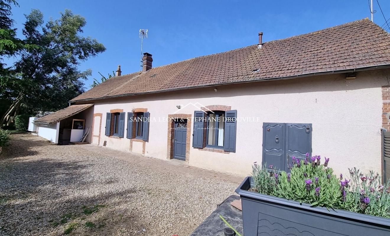 MAINTENON PROCHE MAINTENON - SAINT PIAT CHARMANTE MAISON de 85 m², 4 pièces 2