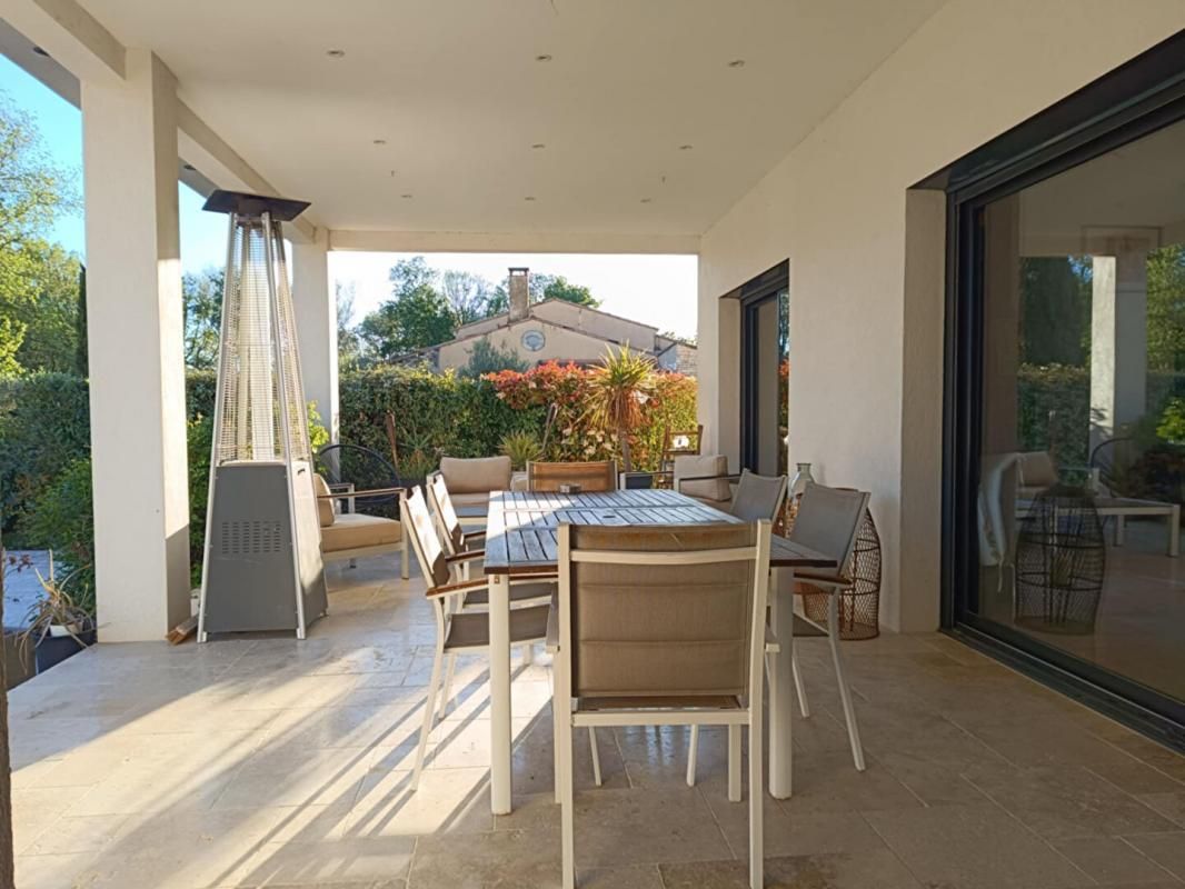 EYGUIERES Villa Eyguieres 5 pièce(s) 160 m2 grande parcelle avec piscine 3