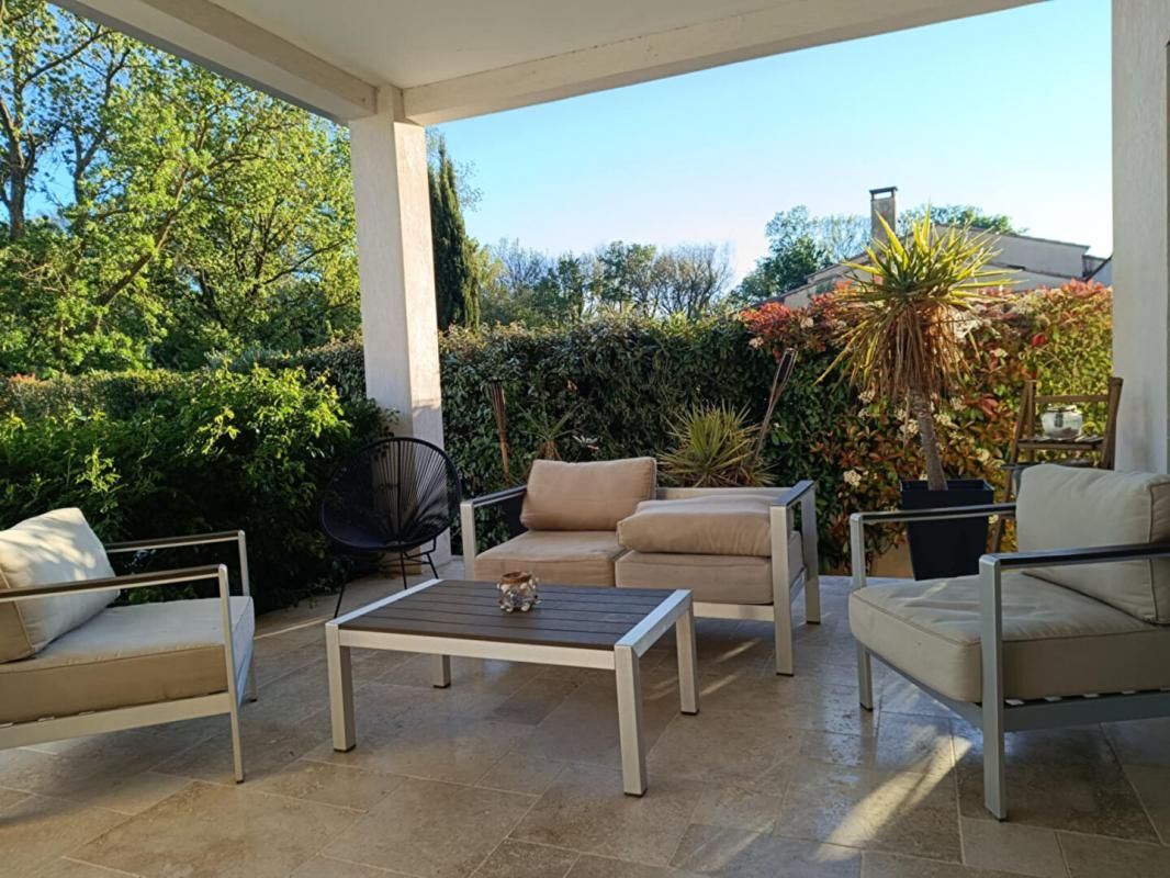 EYGUIERES Villa Eyguieres 5 pièce(s) 160 m2 grande parcelle avec piscine 4