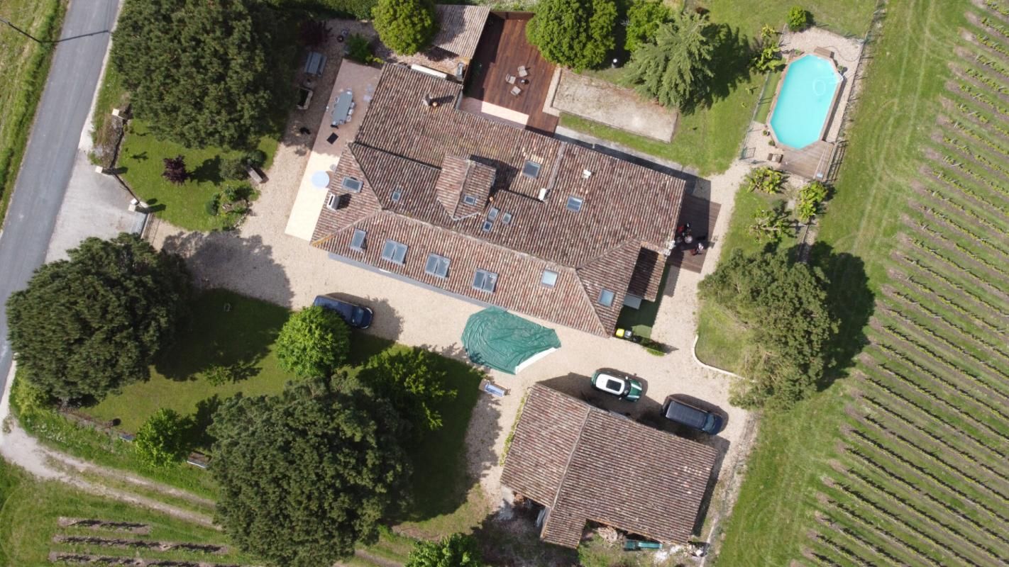 SAINT-EMILION SECTEUR SAINT EMILION - DOMAINE, GITE, avec PISCINE, CHAI 1