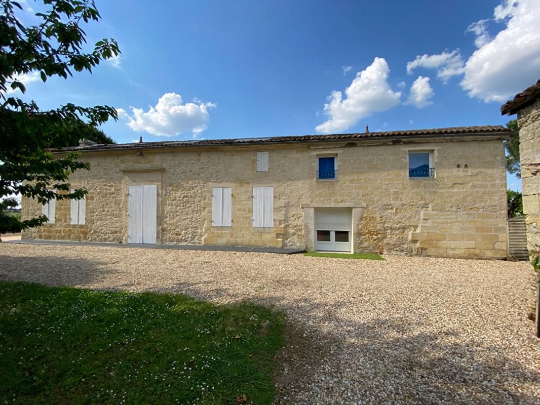 SAINT-EMILION SECTEUR SAINT EMILION - DOMAINE, GITE, avec PISCINE, CHAI 2