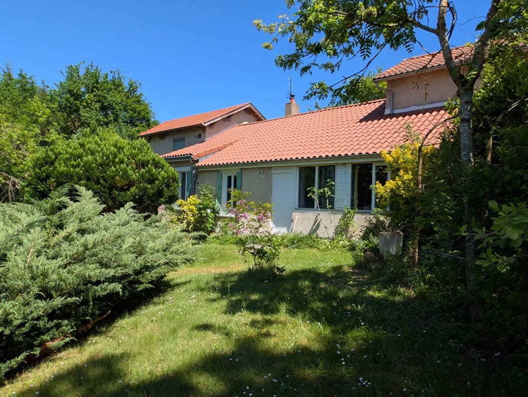 Immeuble avec terrain - PASLIERES