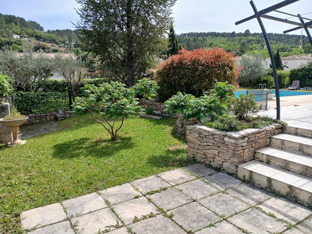 CABASSE Villa T6 de 128m² sur 1118m² de terrain avec piscine et garage - Cabasse 4