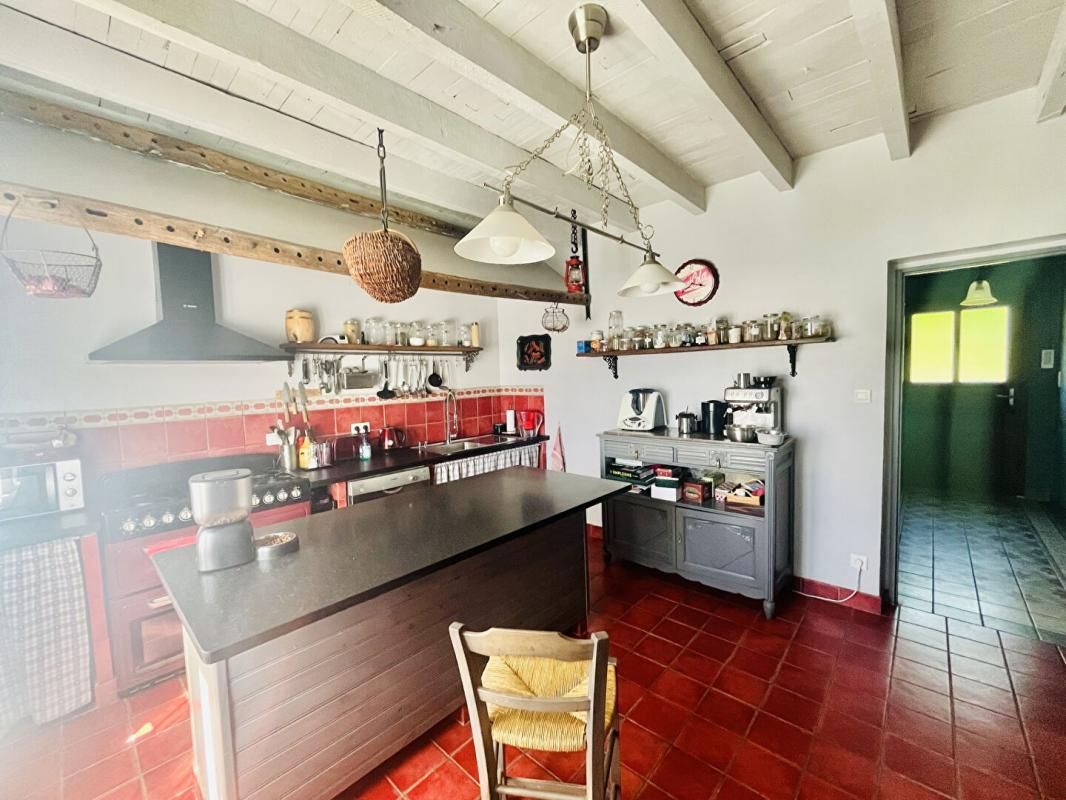 MARSONNAS Maison Marsonnas 6 pièce(s) 248 m2 sur terrain de 3421 m² 2