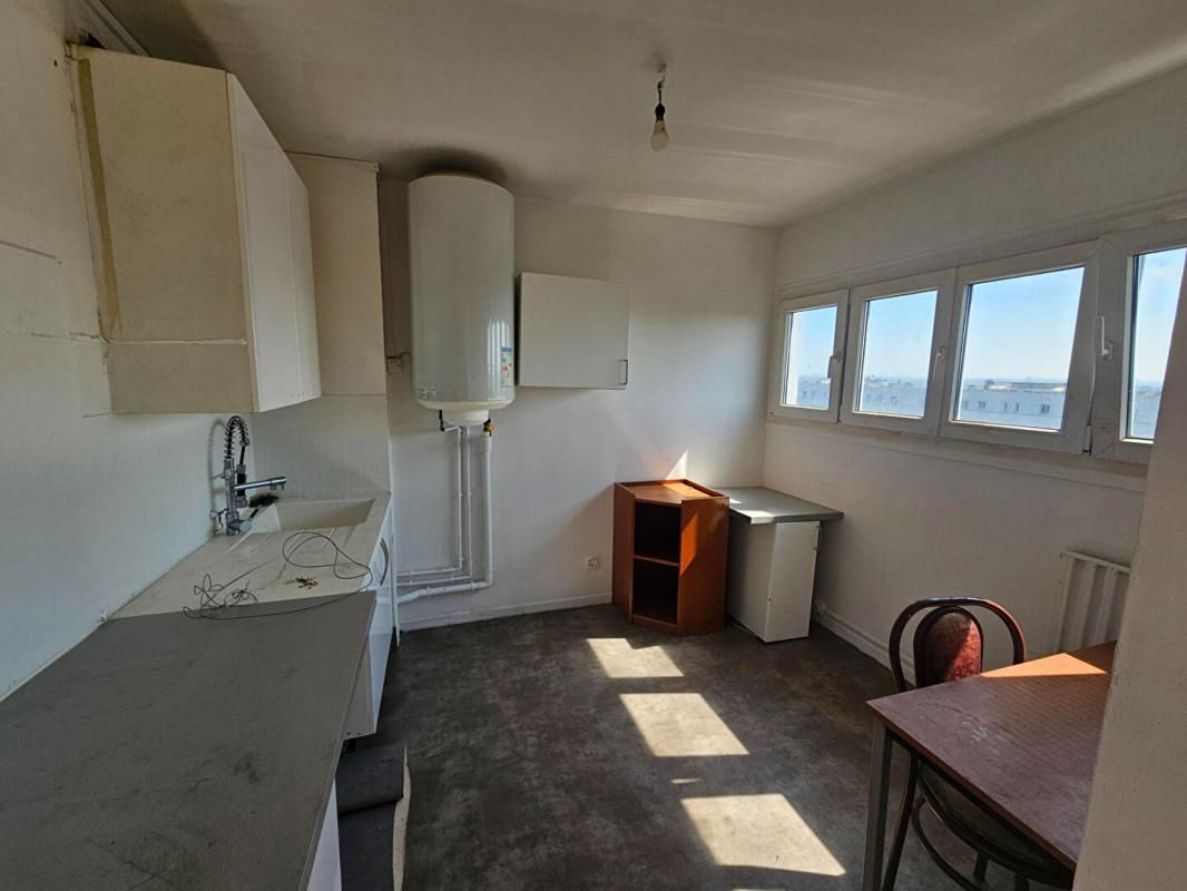 VILLIERS-LE-BEL Appartement Villiers Le Bel 2 pièces RESIDENCE CARNOT 3