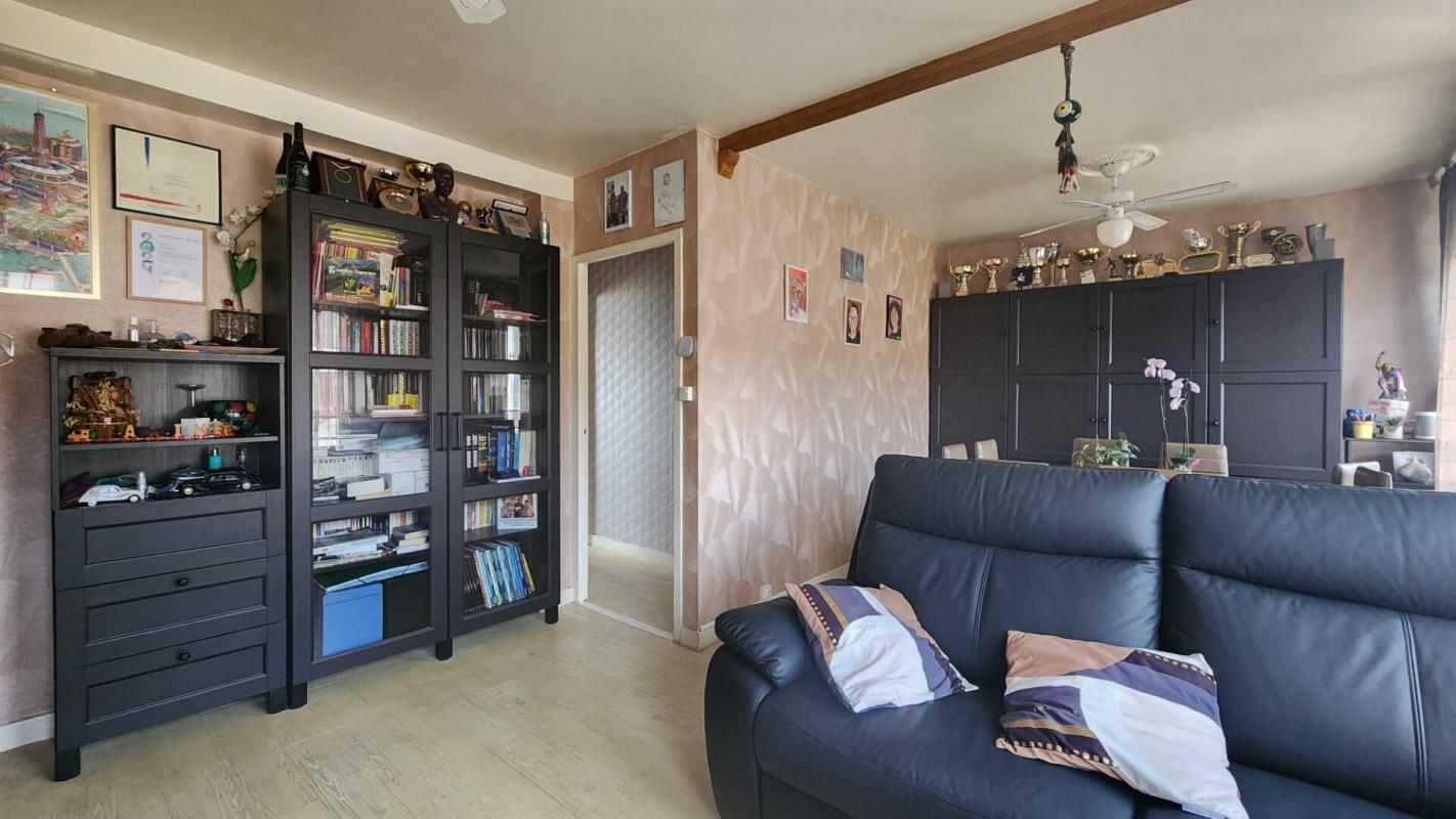 DIJON DIJON PERRIERE - Appartement T4 de 71.83 m2 3