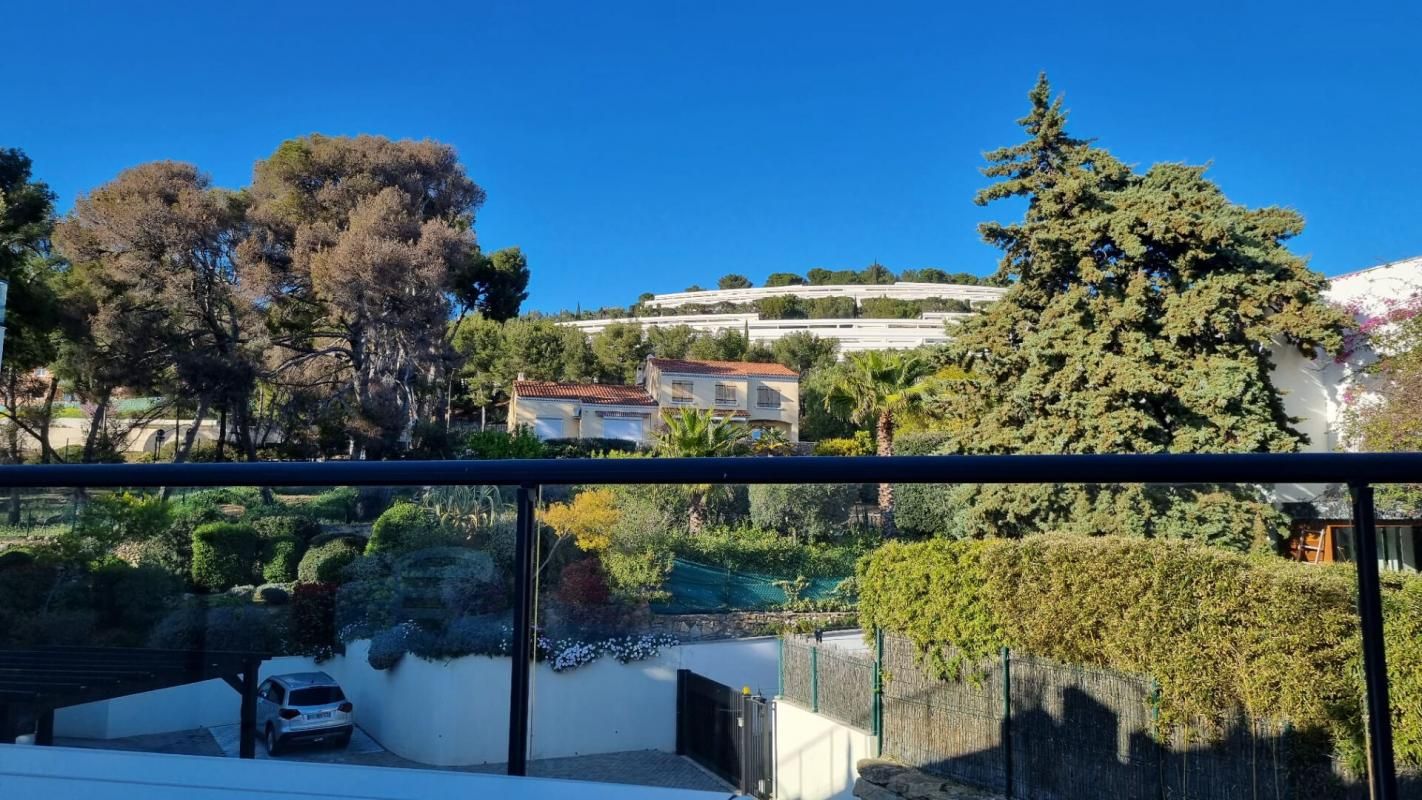 BANDOL Appartement T2, TERRASSE, GARAGE, PISCINE 1