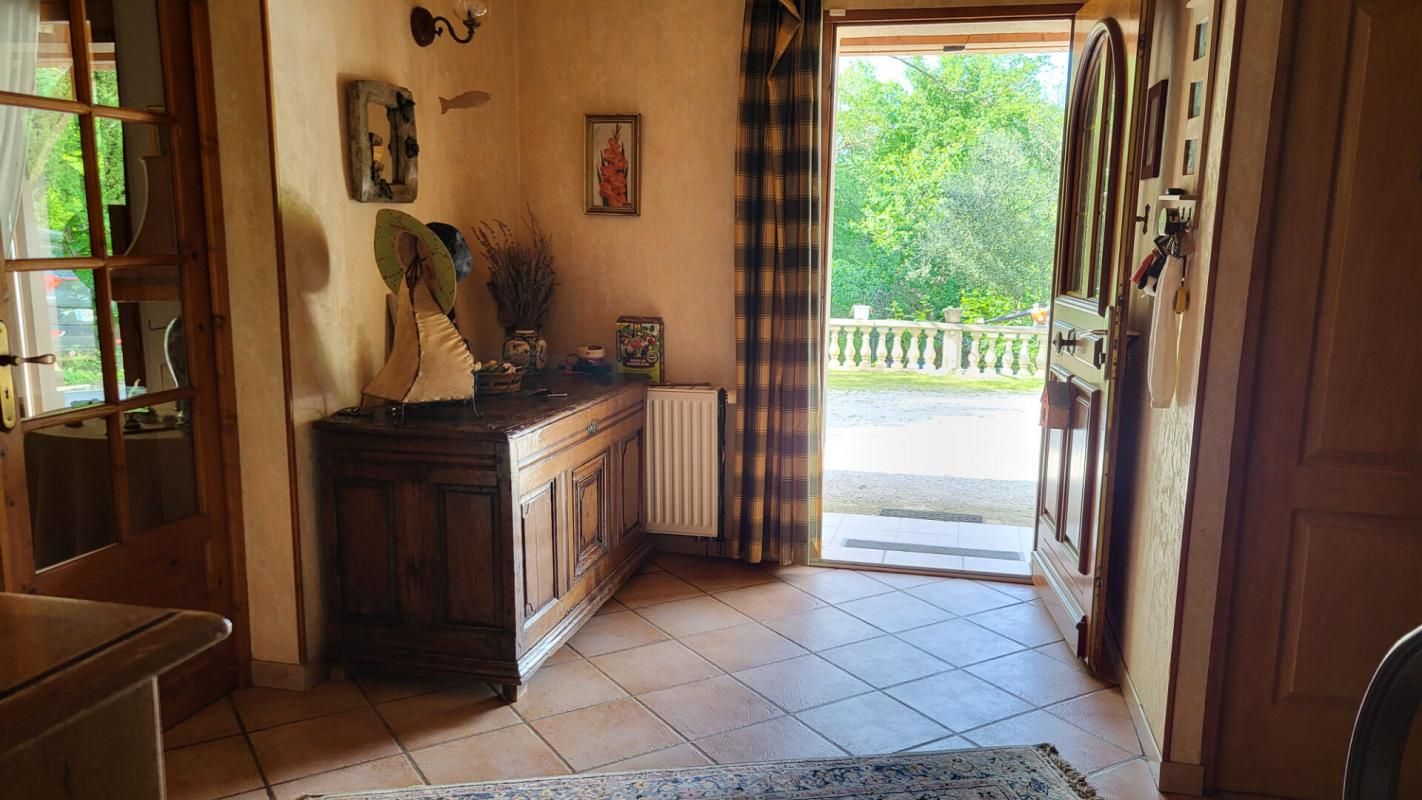 BOURGNAC Maison proche Mussidan 9 pièces 250 m2 sur parcelle 2220 m² 3