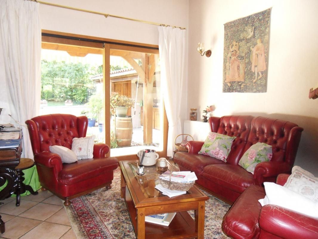 BOURGNAC Maison proche Mussidan 9 pièces 250 m2 sur parcelle 2220 m² 4
