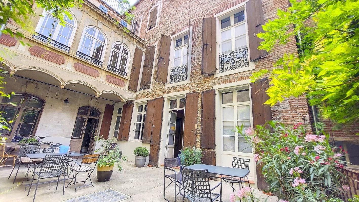 PERPIGNAN Hôtel particulier avec patio -- 300m² habitable -- Hyper centre ville de Perpignan 2