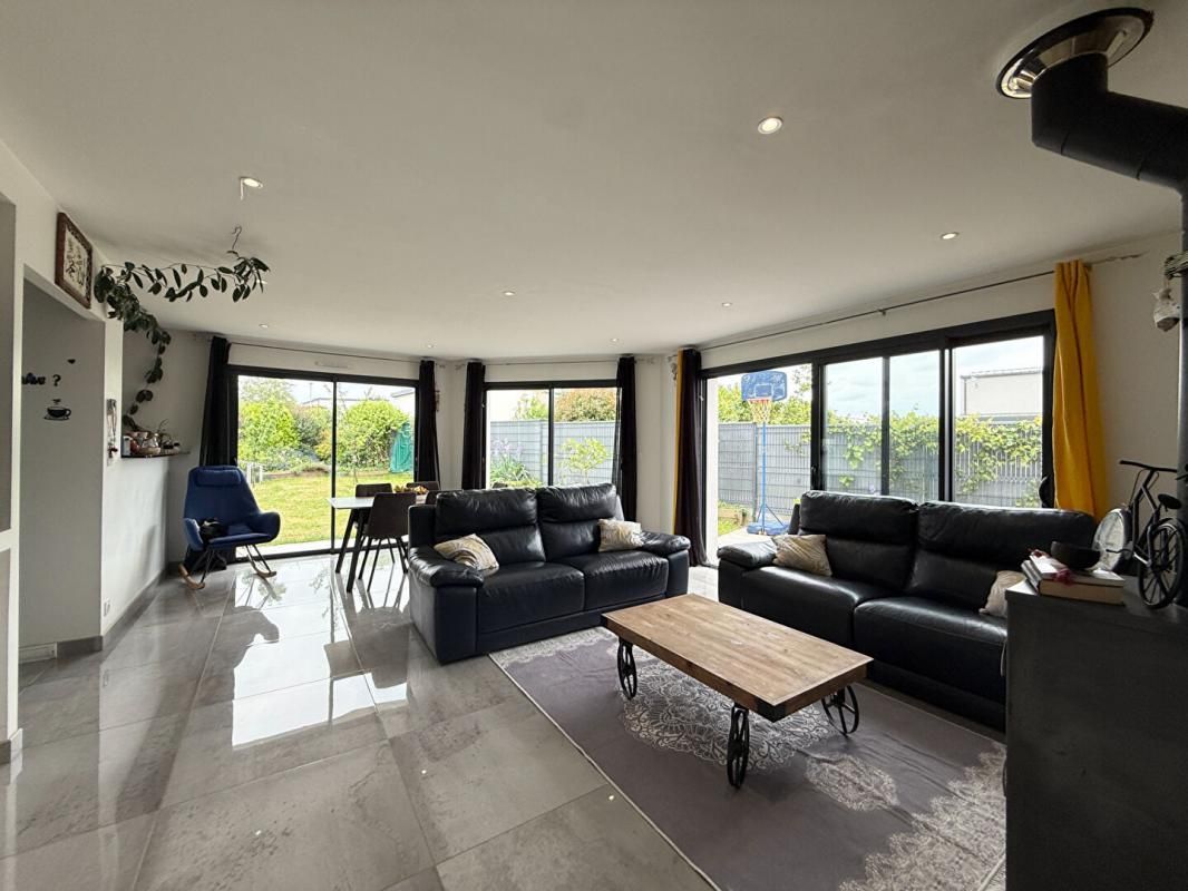 VANNES Maison contemporaine en parfait état de 143M², 5 pièces, 4 chambres. VANNES Kerbiquette 3