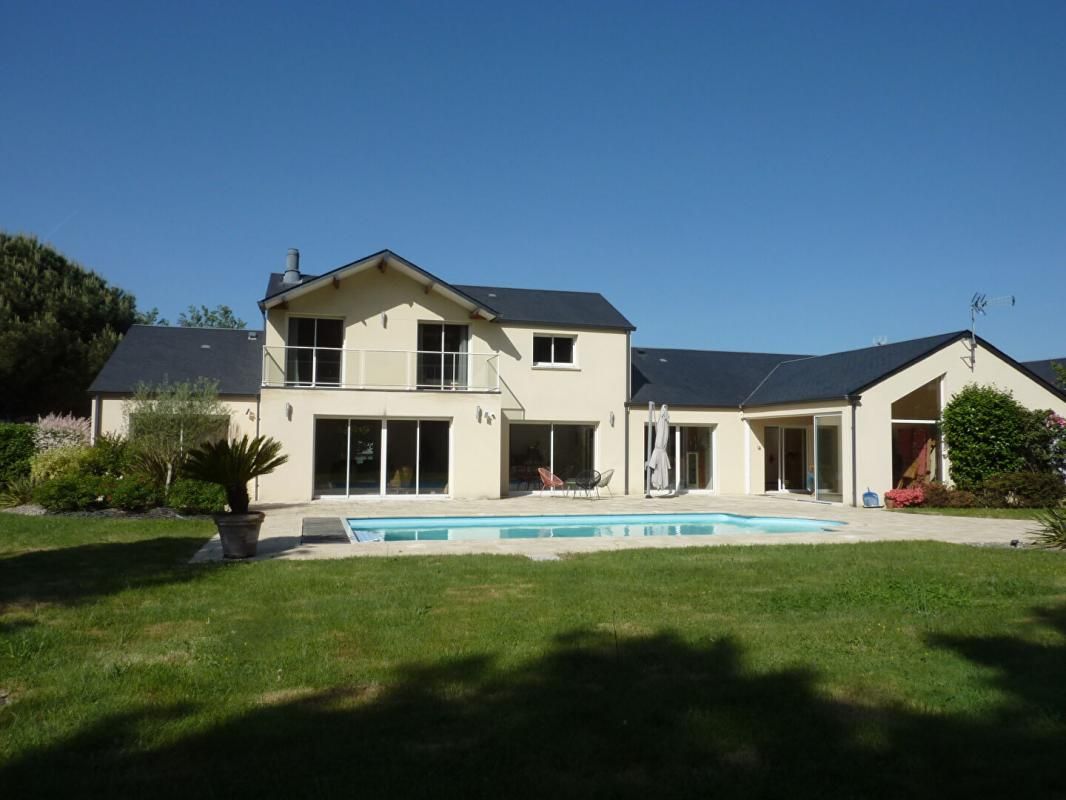 Maison Cholet 8 pièce(s) 190 m2
