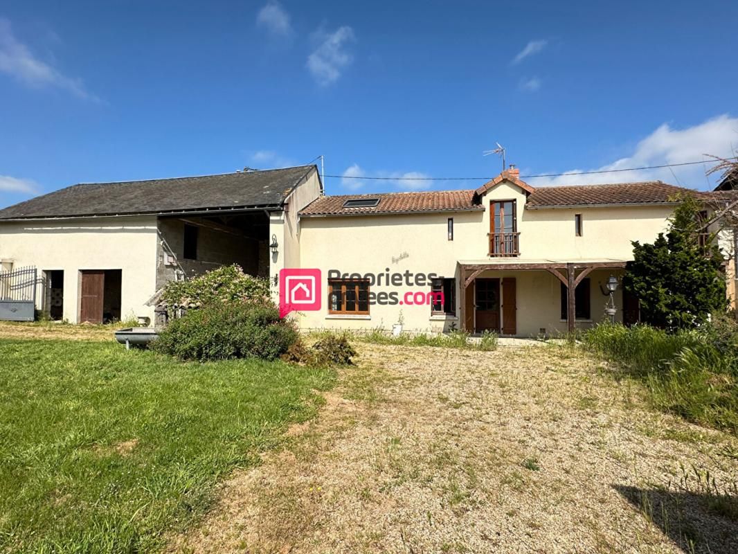 LOUDUN Maison Ancienne Entre Loudun et Richelieu 4 pièce(s) 120 m2, Terrain 5900m2 1
