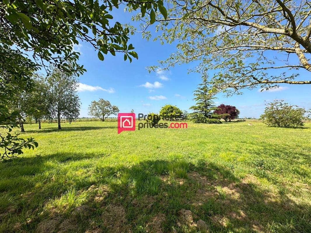 LOUDUN Maison Ancienne Entre Loudun et Richelieu 4 pièce(s) 120 m2, Terrain 5900m2 2