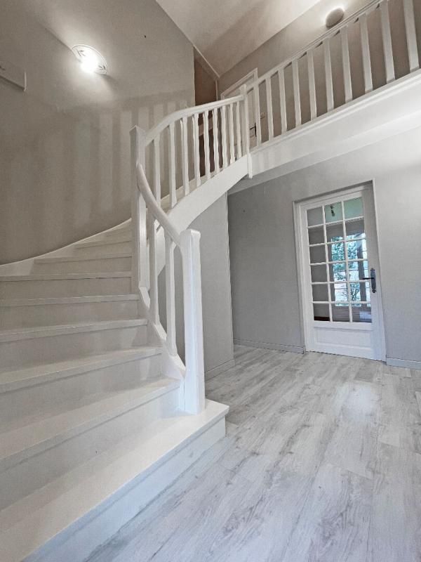 AMFREVILLE-SOUS-LES-MONTS Maison 8 pièces, 140 m² 3