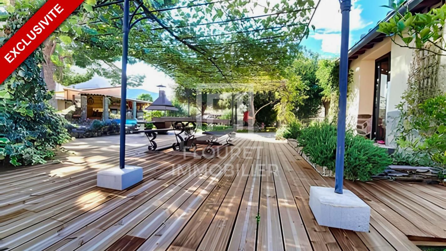 ARGELES-SUR-MER Villa de plain-pied sur 1200 m² avec piscine et 2 dépendances 2