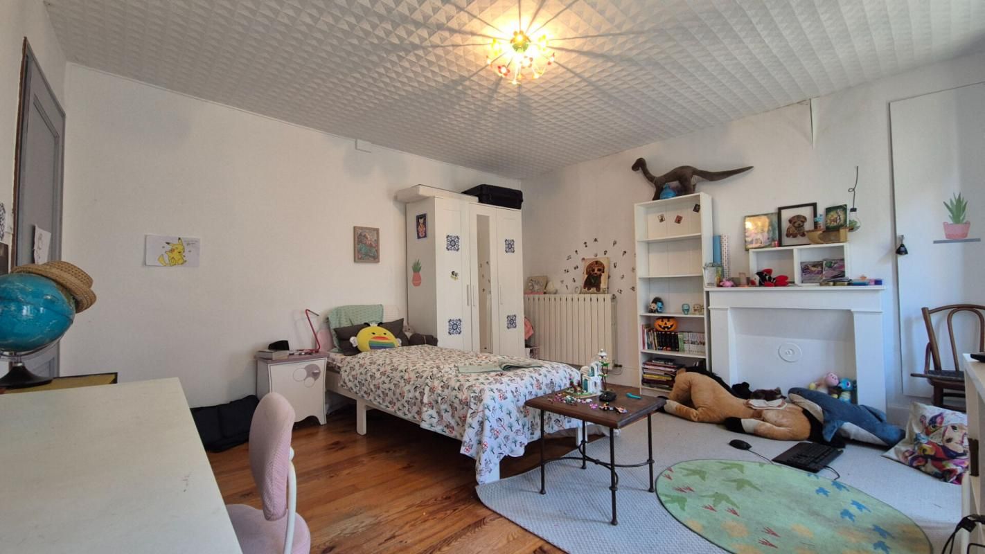 COUDES Charmante Maison de Bourg - 87m² 3