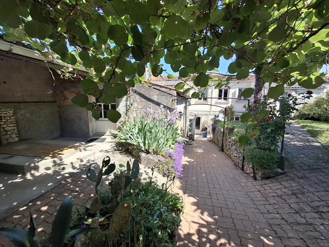 Maison Le Gue De Velluire 13 pièce(s) 222.63 m2