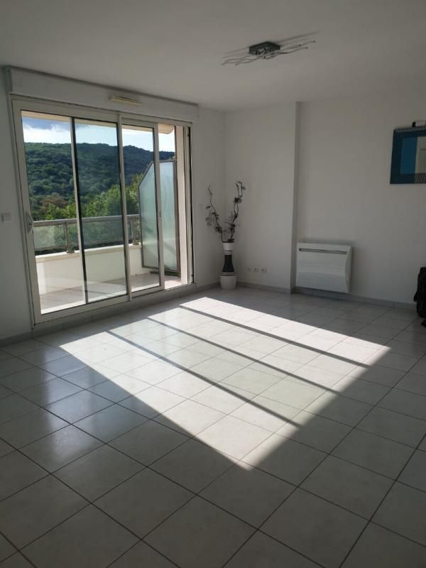 MESSIGNY-ET-VANTOUX T3 avec balcon, cave et 2 places de parking 3
