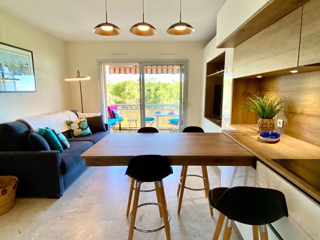 BANDOL Appartement Bandol type 2 vue mer , parking et cave 3