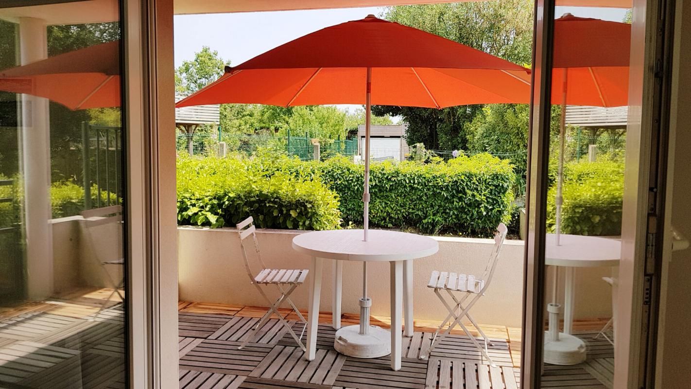 VANNES APPARTEMENT T3- 2 CHBRES-54 m2- 2 PARKINGS-TERRASSE 2