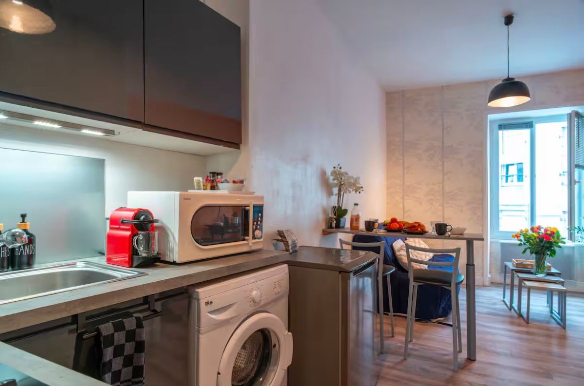 QUIMPER Investissement locatif idéal ! Ensemble de deux T2 rénovés et meublés 4
