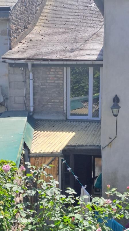 VILLAINES-LA-JUHEL Maison de ville avec dépendance - Idéal Investisseur 2