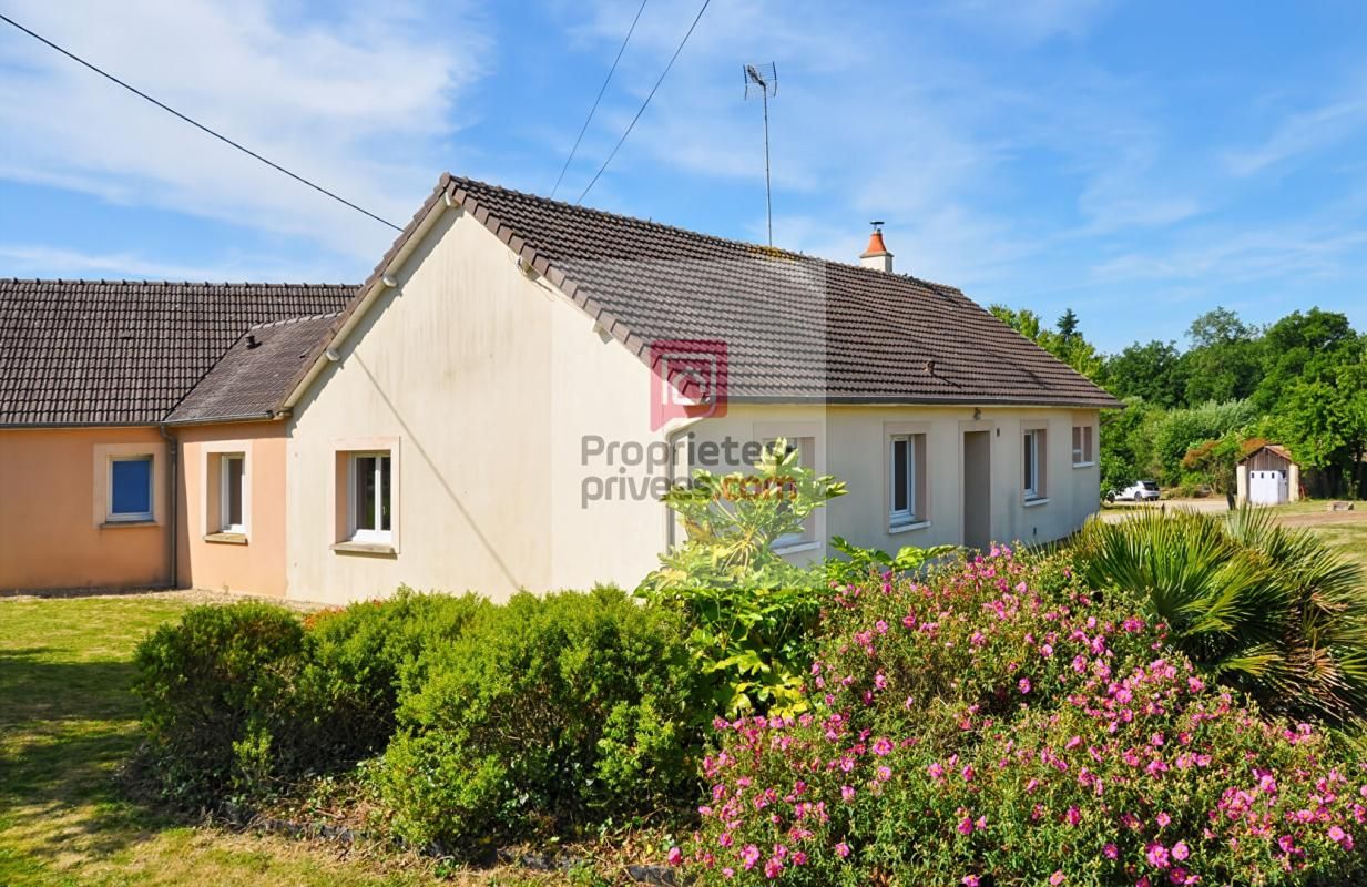 BEAULIEU-SUR-OUDON Maison d'habitation de plain pied 7 pièce(s) 162 m2 avec corps de ferme beau potentiel 1