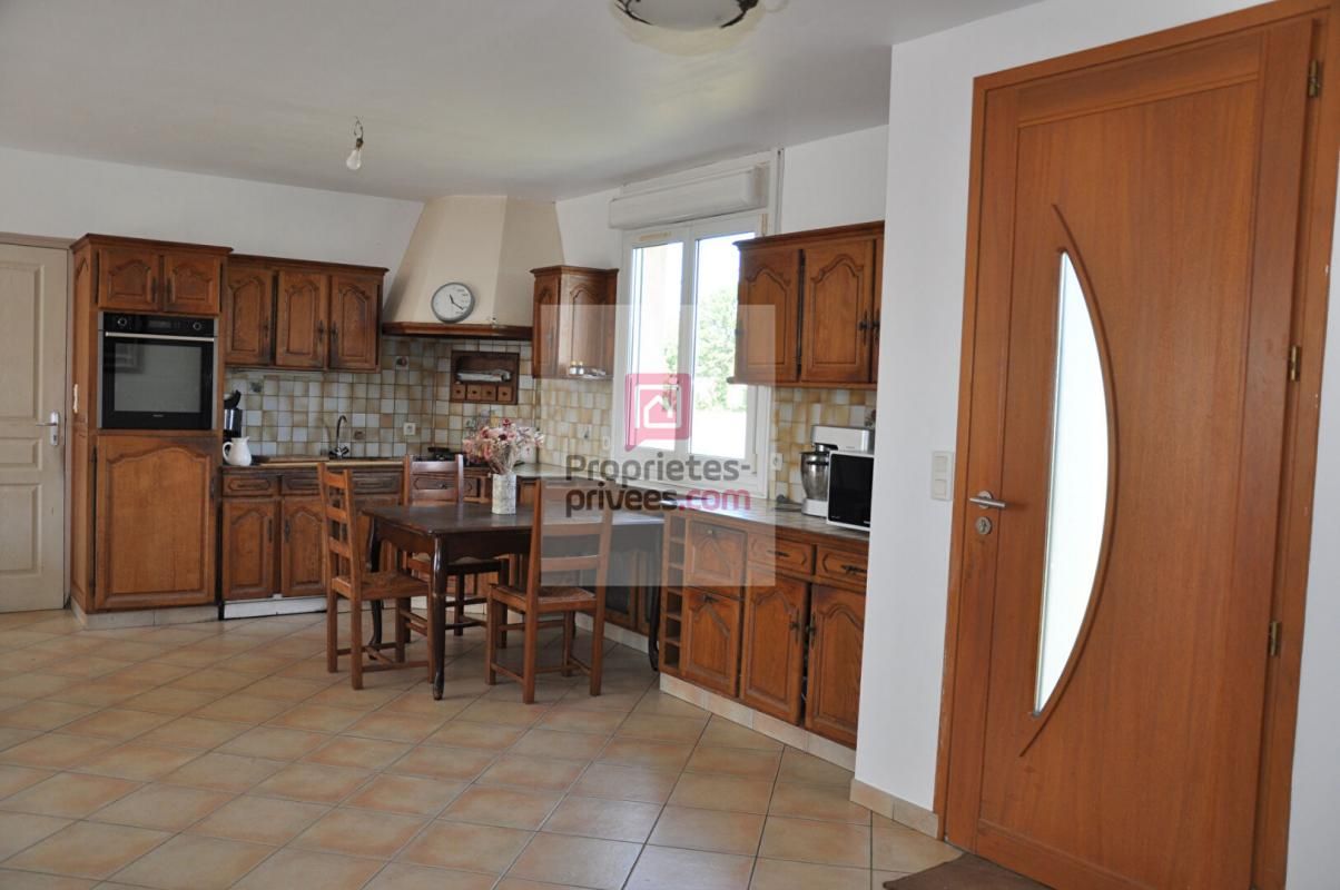 BEAULIEU-SUR-OUDON Maison d'habitation de plain pied 7 pièce(s) 162 m2 avec corps de ferme beau potentiel 3