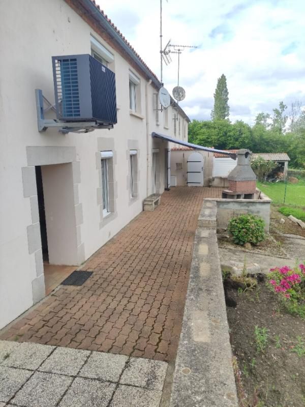 LES CHATELLIERS-CHATEAUMUR A VENDRE LES CHATELLIERS CHATEAUMUR / Maison de 115 m², 3 chambres 1