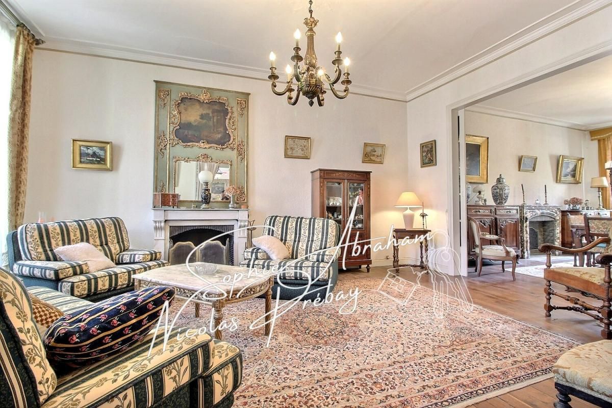 TOURY Maison bourgeoise avec sous-sol, jardin et parc boisé 3