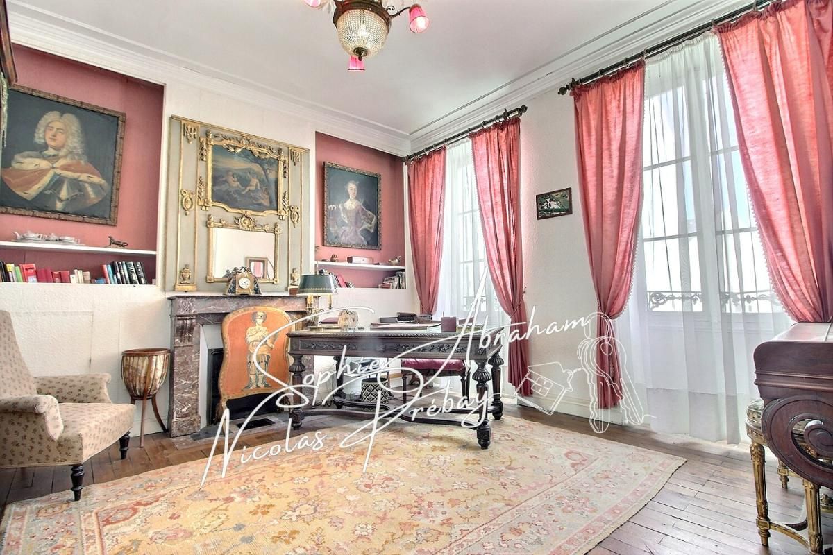 TOURY Maison bourgeoise avec sous-sol, jardin et parc boisé 4