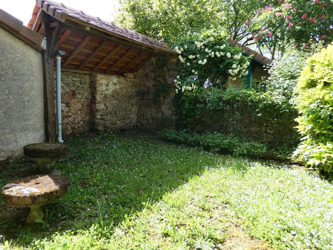 HAUTEFORT Maison 85m² habitables / 3 chambres / grange / terrain 877m² 4