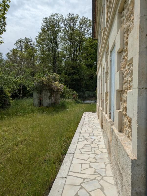 CERCOUX Maison de famille 6 pièce(s) 140 m2 avec jardin et grange, Cercoux 17270 2