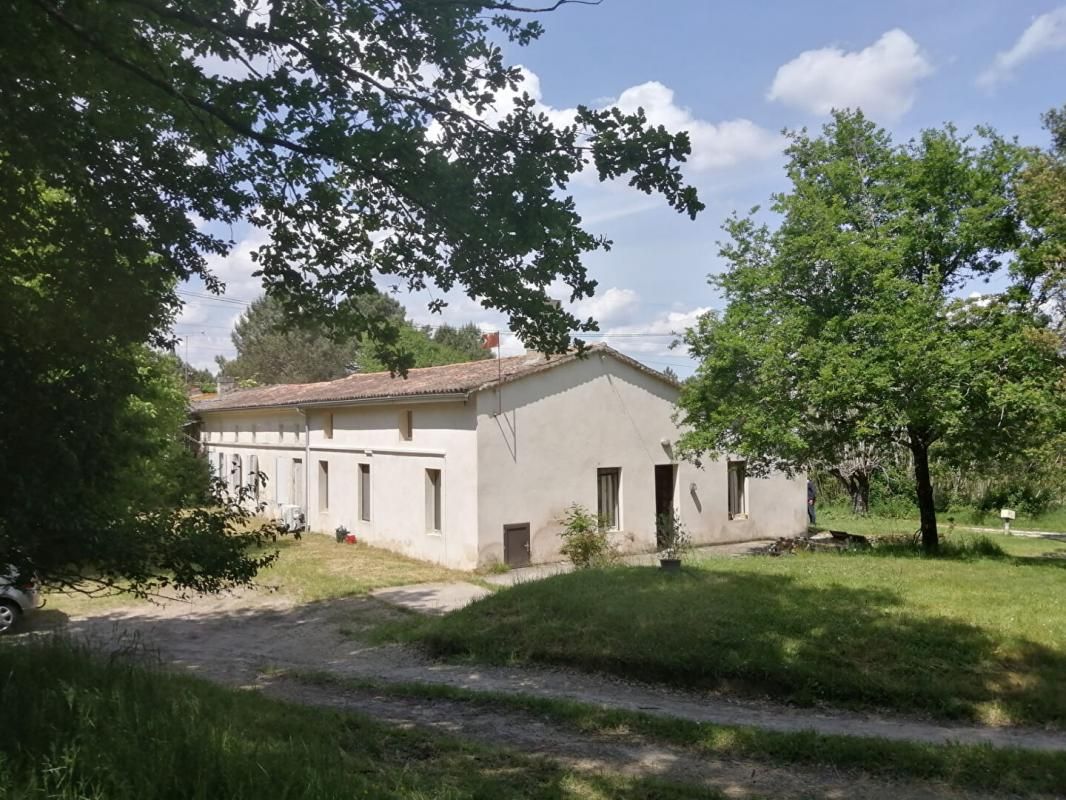 Longère Cercoux 5 pièce(s), 3 chambres, 190 m2 avec terrain 12 ha