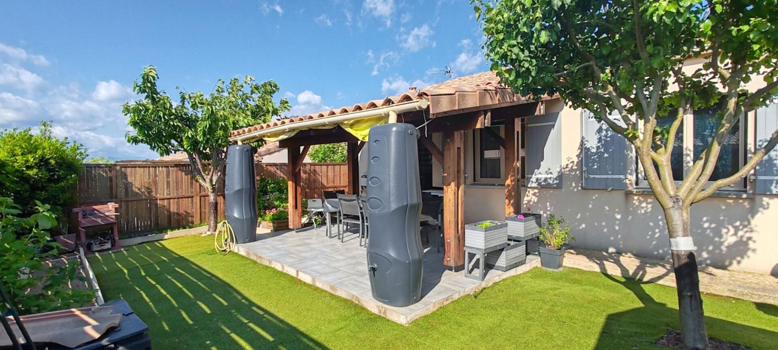 Pavillon plain-pied avec 3 chambres, garage et jardin