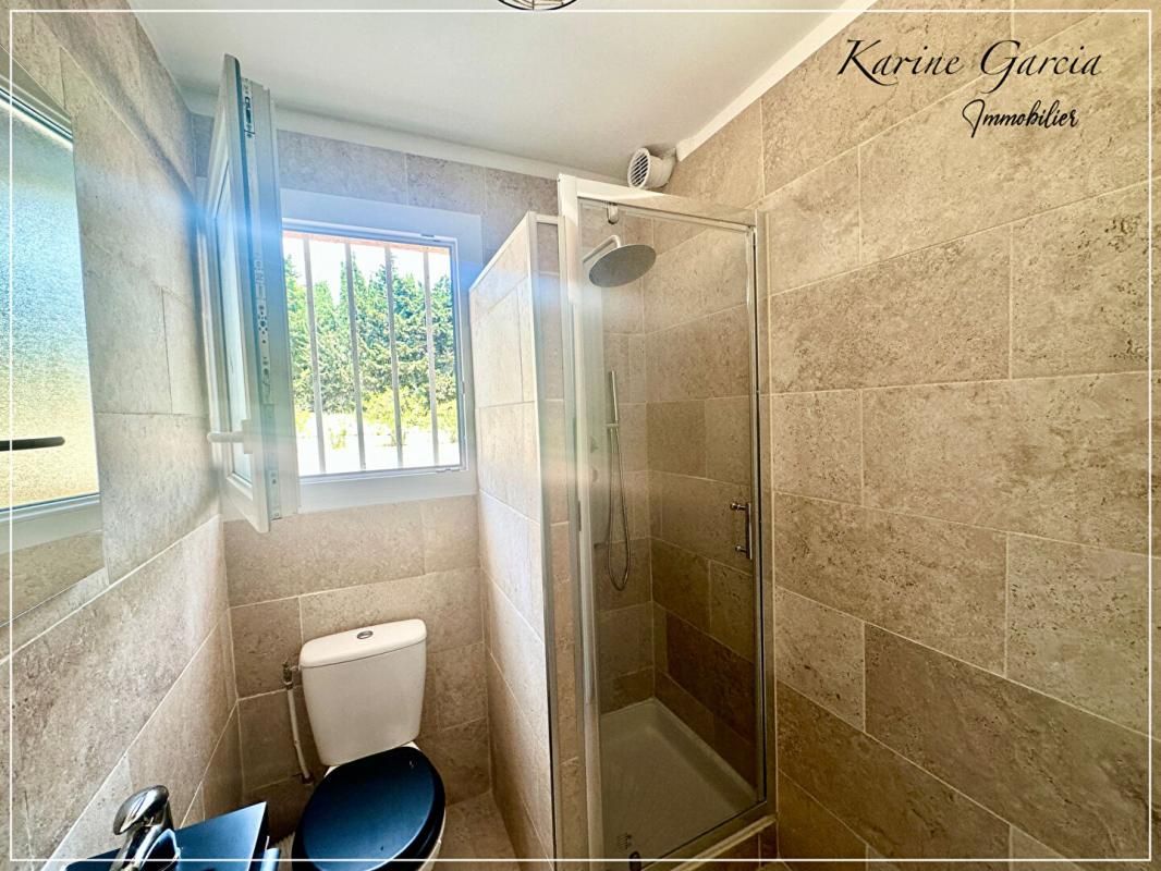 BANDOL 10 Minutes à pied du centre ville et des plages - Appartement Bandol 1 pièce(s) 17 m2 - Cave 7 M² - parking privatif 4