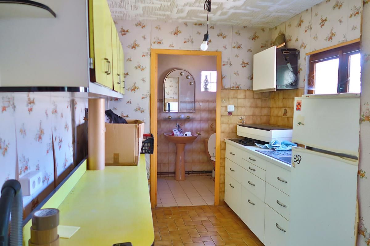COMMENY Commeny. Maison à rénover 3