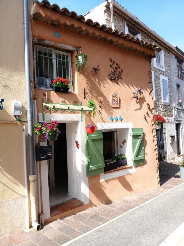 Maison de village T3 de 63 m2 sur 2 niveaux - Rocbaron