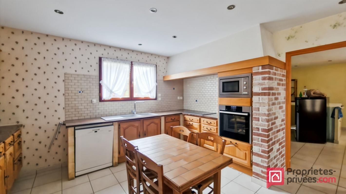 HESDIN À vendre Belle maison familiale dans le secteur d'Hesdin, sur un terrain arboré de 5138 m² 3